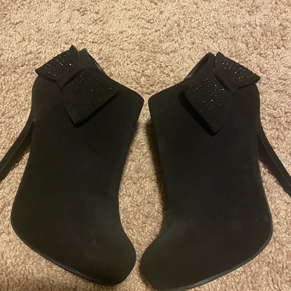 Black ankle boot heel Sz 6